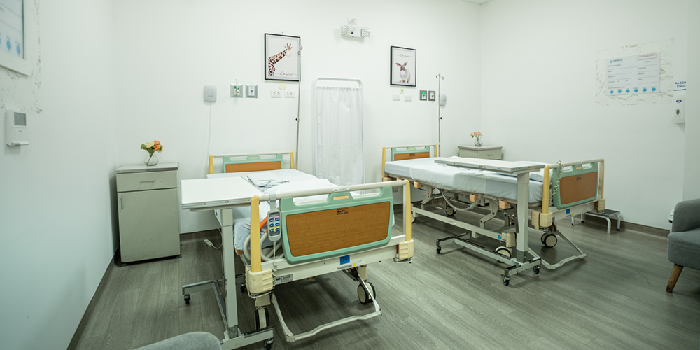 Clínica Sanens Surquillo cuarto de recuperación